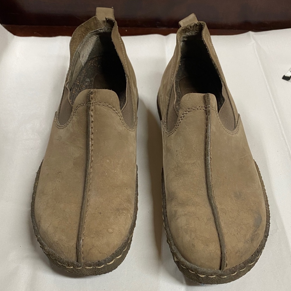 Simple Chukka Boots - Picture 4 of 14